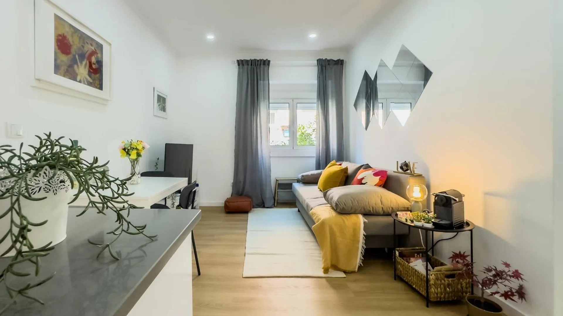 River 2-Bedroom Apartment With Terrace In Alcantara Lissabon