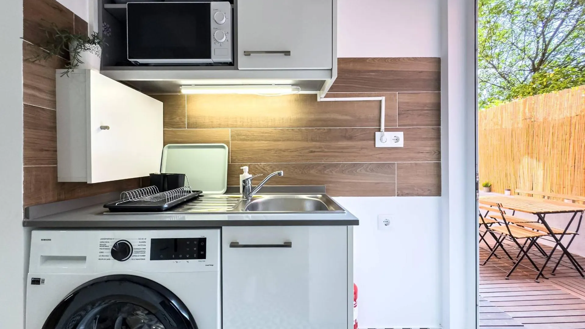 River 2-Bedroom Apartment With Terrace In Alcantara Lissabon