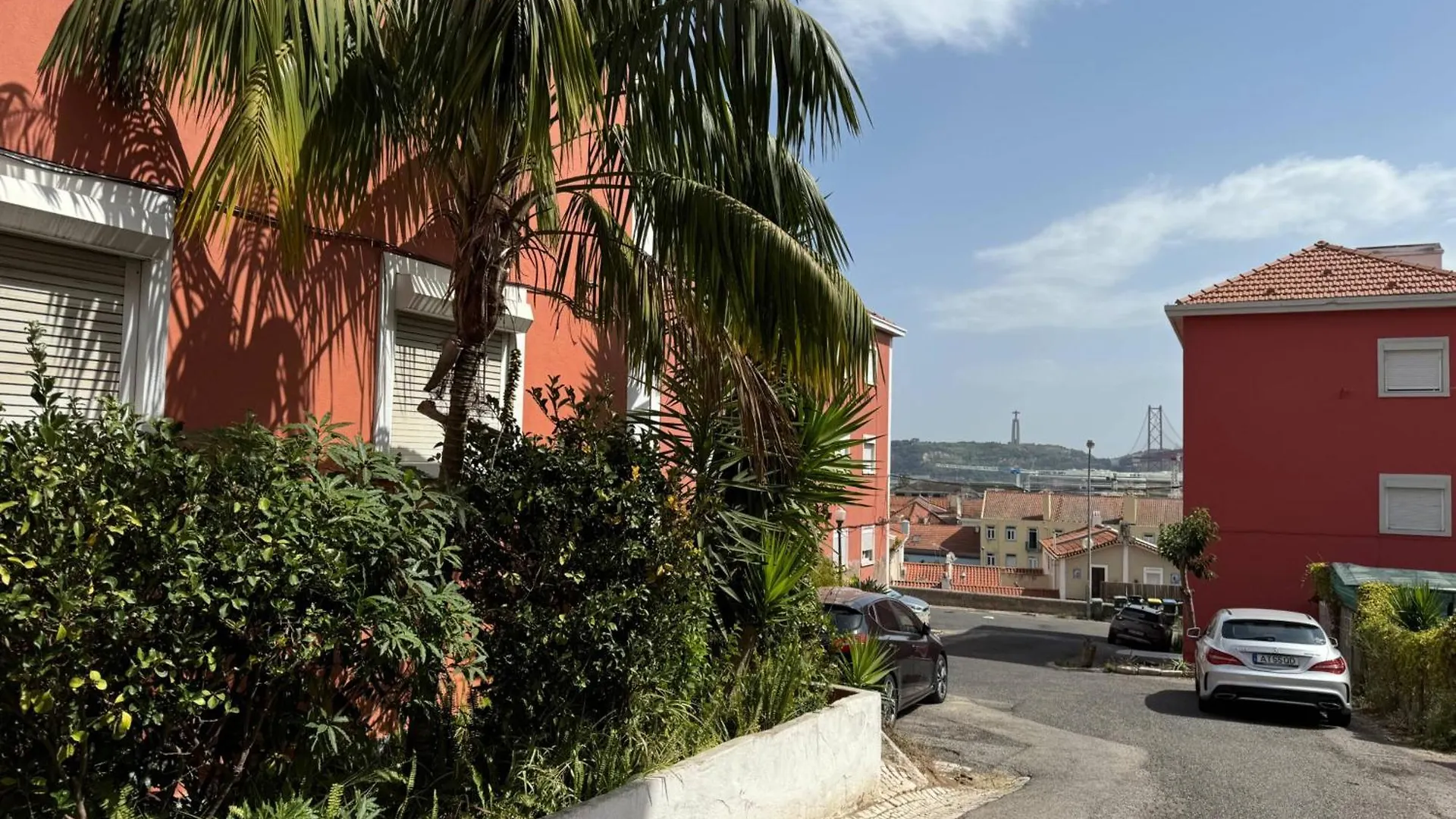 River 2-Bedroom Apartment With Terrace In Alcantara Lissabon