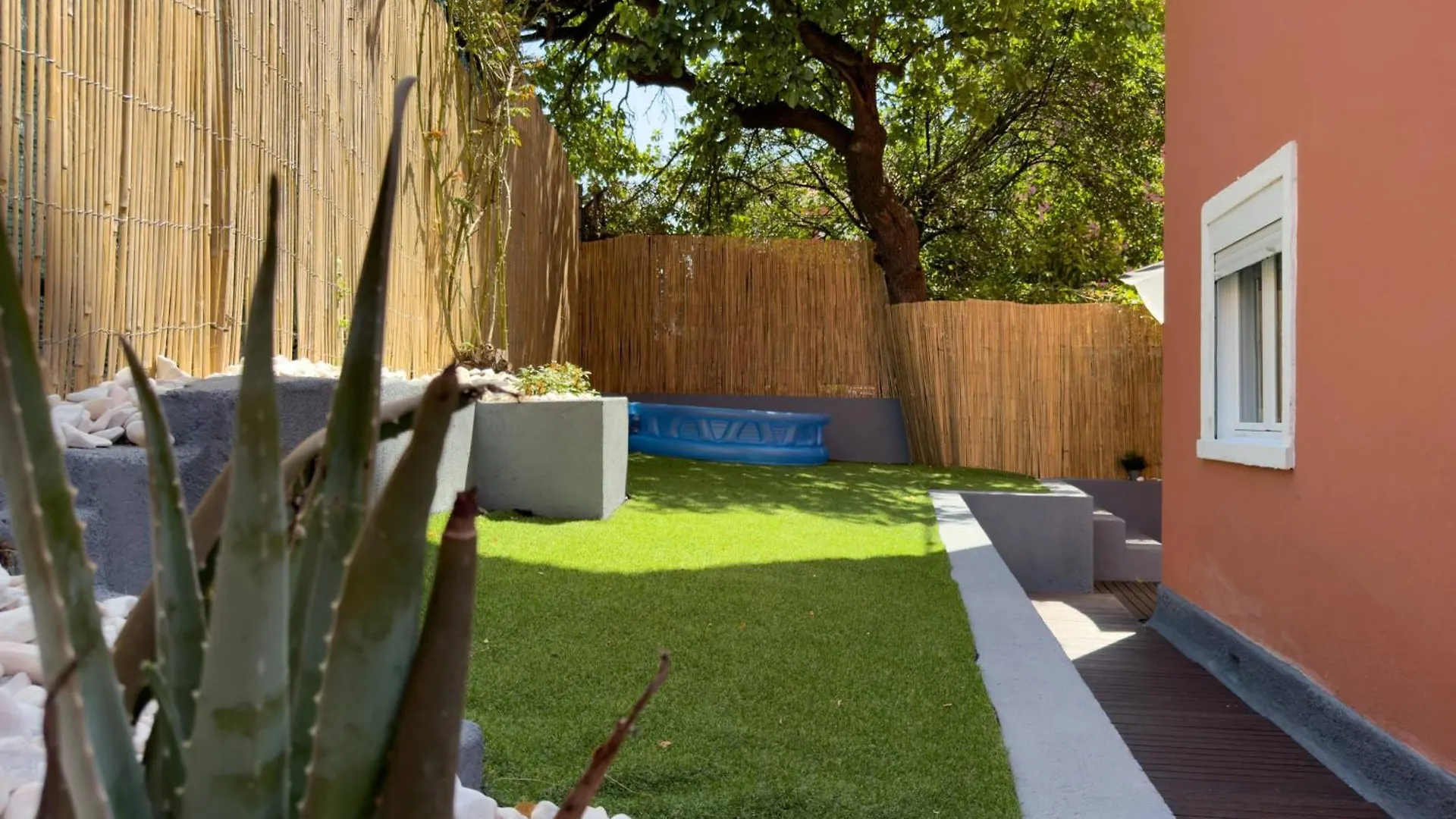 River 2-Bedroom Apartment With Terrace In Alcantara Lissabon