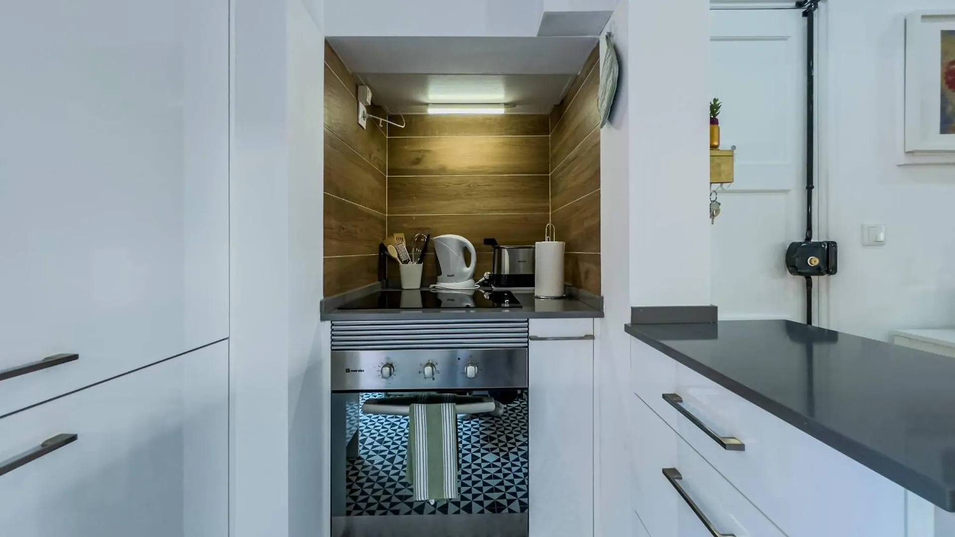 River 2-Bedroom Apartment With Terrace In Alcantara Lisboa